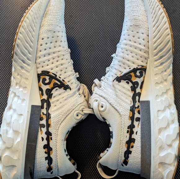 Nike Women's React Infinity Run Flyknit 2 - Picture 6 of 8